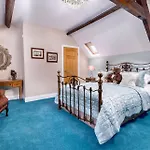 The Mainstay Luxury Boutique Rooms With Private Parking
