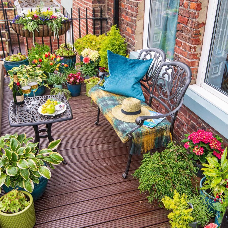 Guest house The Mainstay Luxury Boutique With Private Parking *